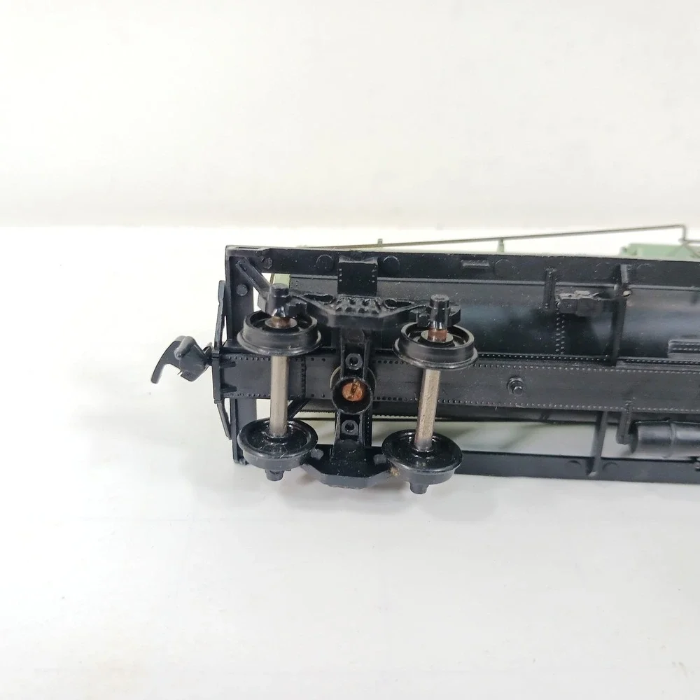 Firestone Rubber Latex GATX 30902 Tank Car HO Scale Train Green